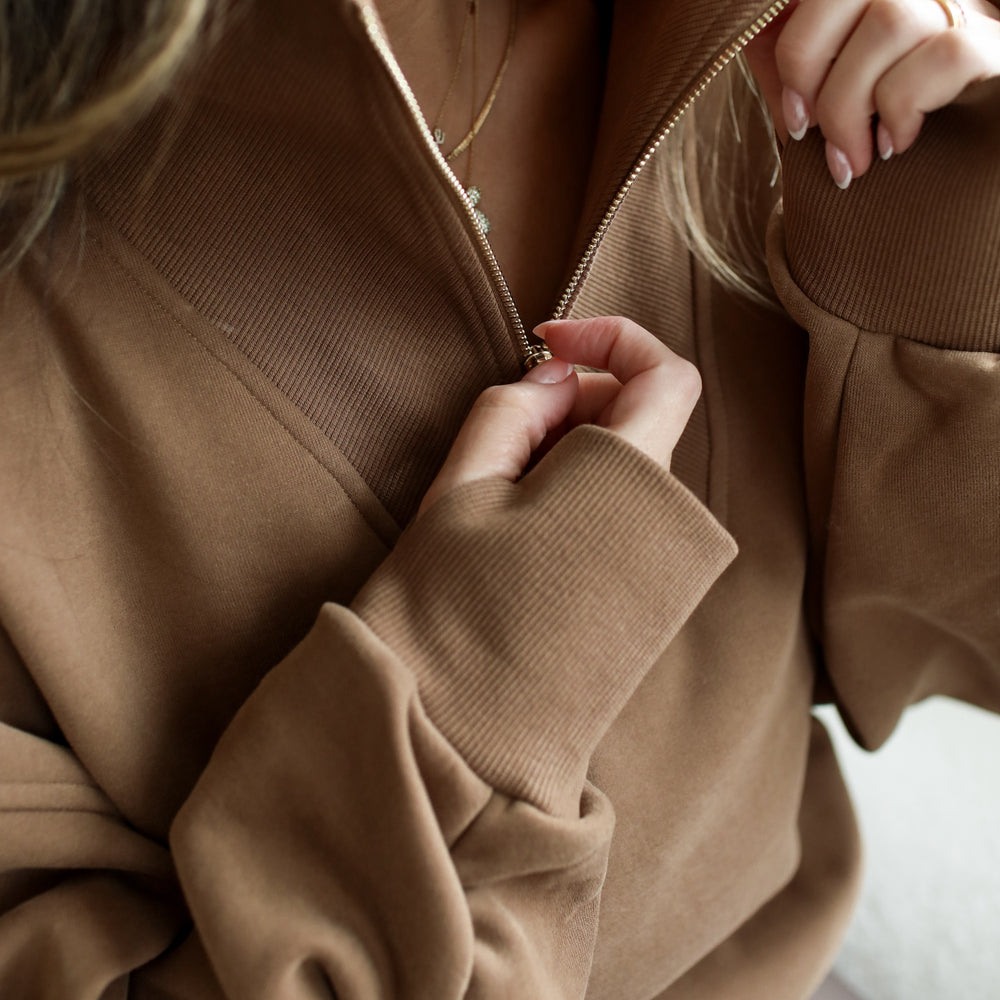 
                  
                    Scrunch Sleeve Sweatshirt 2.0 - Caramel
                  
                